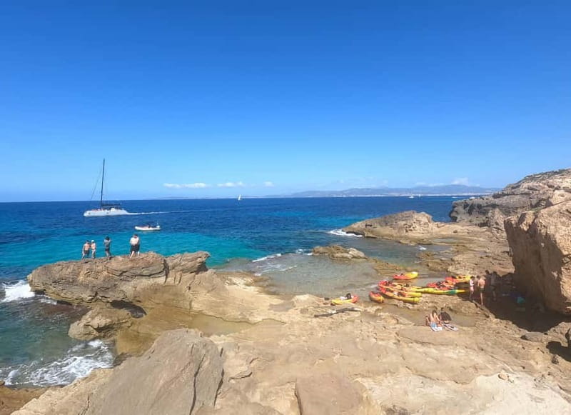 Mallorca: Sea Caves Kayaking Tour, Snorkeling & Snack - What to bring for a comfortable three hours