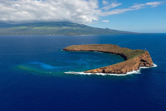 Maui: Molokini and Turtles Luxury Yacht Snorkel - Why the Pride of Maui Elua changes the morning