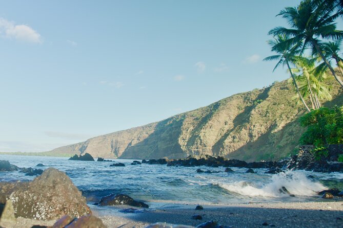 Midday Meander - Kealakekua Bay Kayak and Snorkel Adventure - Paddling one mile across Kealakekua Bay