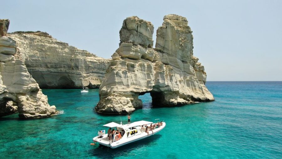 Milos: Half-Day Speedboat Cruise to Klefiko with Snorkeling - The south coast backup route