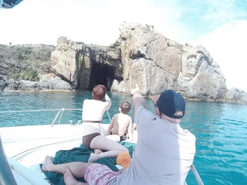 Mini-cruise Isola bella with snorkeling from Giardini Naxos - The first 30 minutes along Naxos Bay
