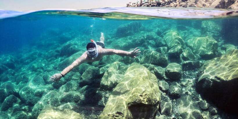 Mirissa: Snorkeling Experience with Turtles - Leaving the beach by boat