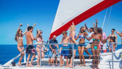 Montego Bay: Reggae Family Catamaran Cruise with Snorkeling