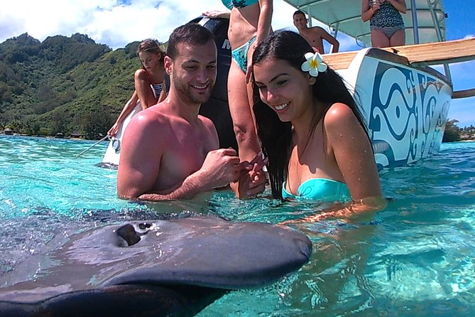 Moorea 6-Hour Snorkeling and Lunch Shared Tour - The long lunch stop: charming for some, slow for others