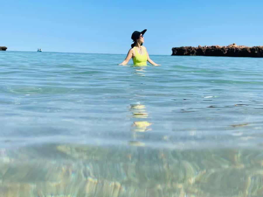 Muscat: Daymaniat Islands Snorkeling Trip with Brunch - Island beaches from November through April