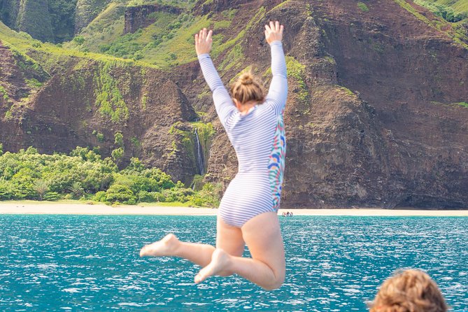 Na Pali Coast Half-Day Raft and Snorkel Adventure - Why the Na Pali Coast looks best from the water