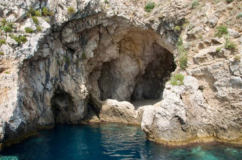 Naxos: Taormina Boat Tour with Snorkeling and Prosecco - What this two-hour trip is really like