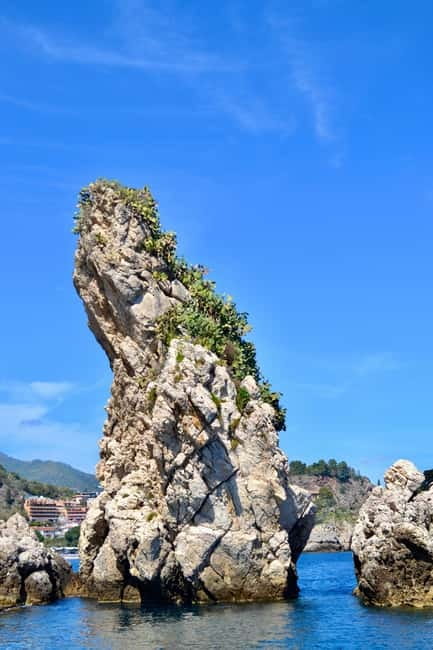 Naxos: Taormina Boat Tour with Snorkeling and Prosecco - Prosecco, fruit, music, and the social mood