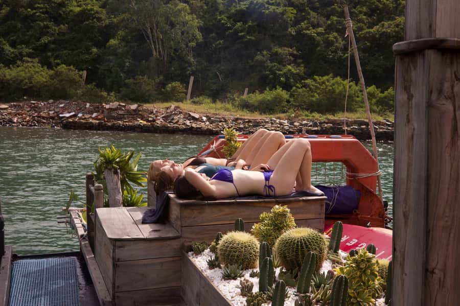 Nha Trang: Half-Day Snorkeling Adventure with BBQ Onboard - Hon Tam: an easy opening stop