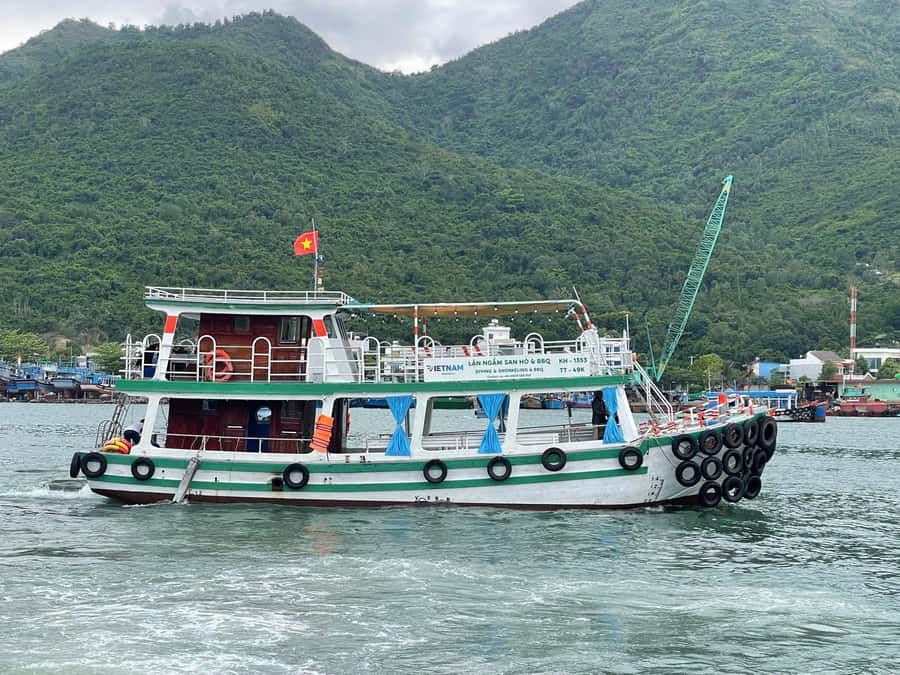 Nha Trang: Snorkeling Tour with BBQ Lunch at Coral Reef - The first reef stop: beautiful water, mixed conditions