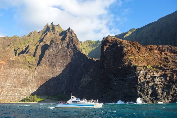 Ni'ihau and Na Pali Coast Snorkel Boat Tour - Snorkeling in clear offshore water