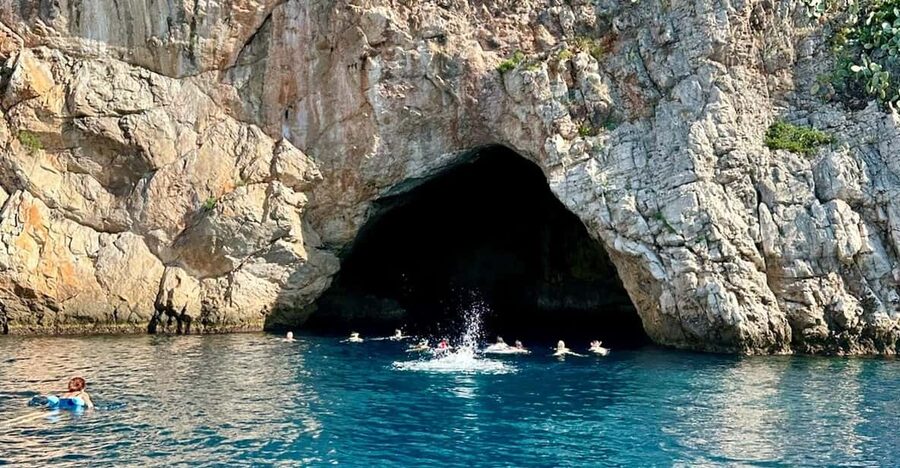 Nice: Mala Caves, Villefranche & Snorkeling Boat Tour - Port Lympia to the open Riviera
