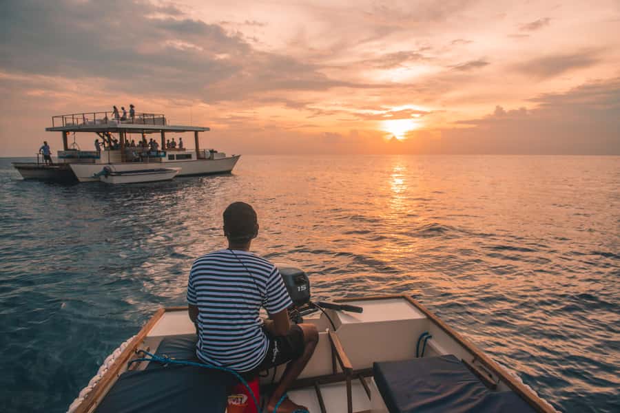 Nusa Lembongan: 4-in-1 Half-Day Catamaran Snorkeling Cruise - Morning cruise or sunset departure?