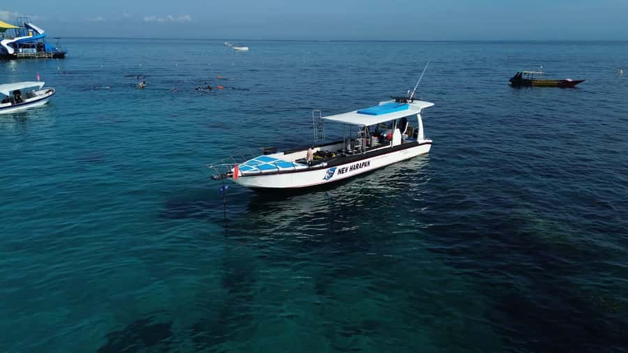 Nusa Penida: Full Day Private Snorkeling With Manta Ray - The guides make the private format worthwhile