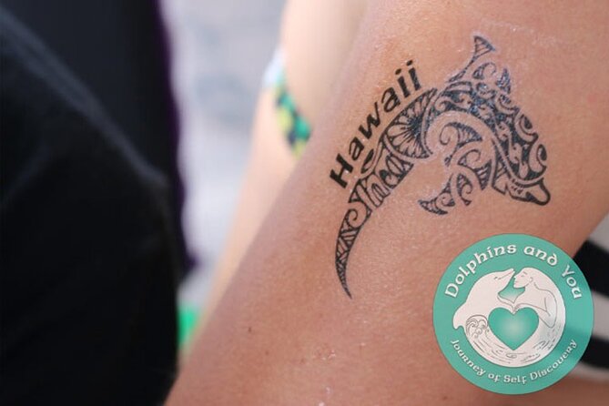 Oahu Dolphin and Snorkel Tour with Waikiki Pickup & Lunch - Lunch, hula, and the onboard atmosphere