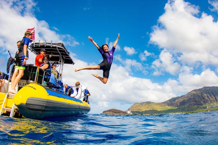 Oahu: Dolphin Swim and Turtle Snorkel Excursion in Waianae - Three hours on a 32-foot motorboat