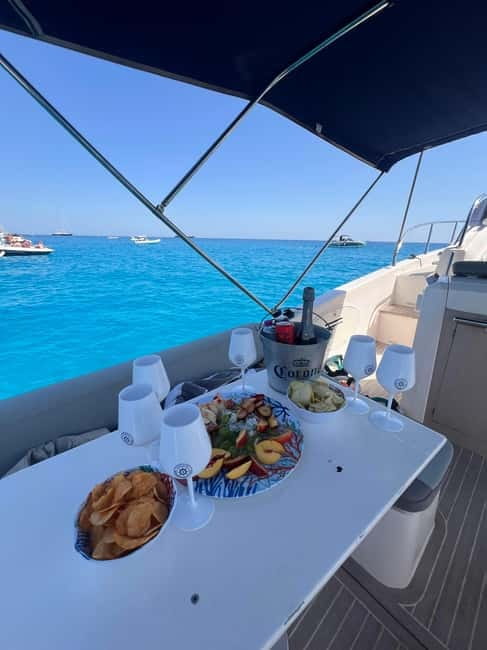 Palermo: Luxury Boat Tour with Snacks and Snorkeling - Grotta dell’Olio and the appeal of cave swimming