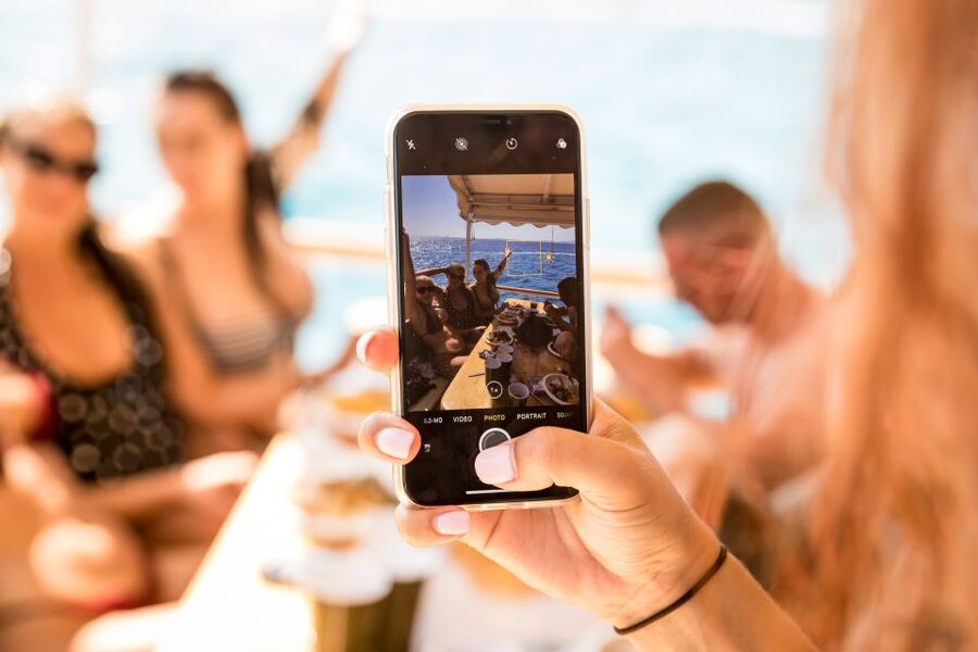 Palma de Mallorca: Palma Bay Boat Tour with Snorkeling - Lunch at sea: pizza, buffet food, and drinks