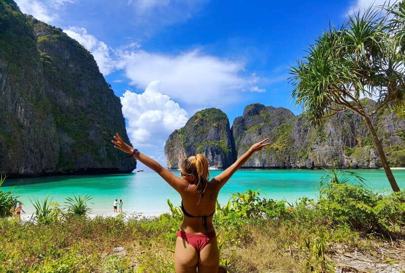 Phi Phi: Half-Day Tour with Maya Bay, Pileh Lagoon & Snorkel - Loh Samah Bay and the quick photo stops