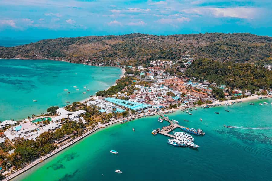 Phi Phi Island Highlights: Cruise, Snorkel & Buffet Lunch - The Cruise Out To Phi Phi
