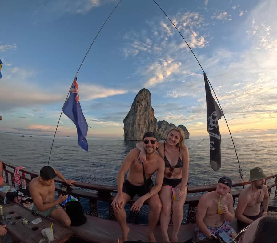 Phi Phi: Pirate Boat with Snorkeling, Kayaking, and Party - A 7-hour island day from Relax Bar to sunset