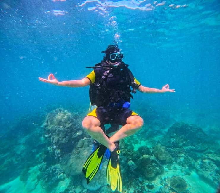 Phuket: 3 Khai Islands Speedboat Tour- Snorkeling & Relaxing - Khai Nai: a better pause for swimming and lunch
