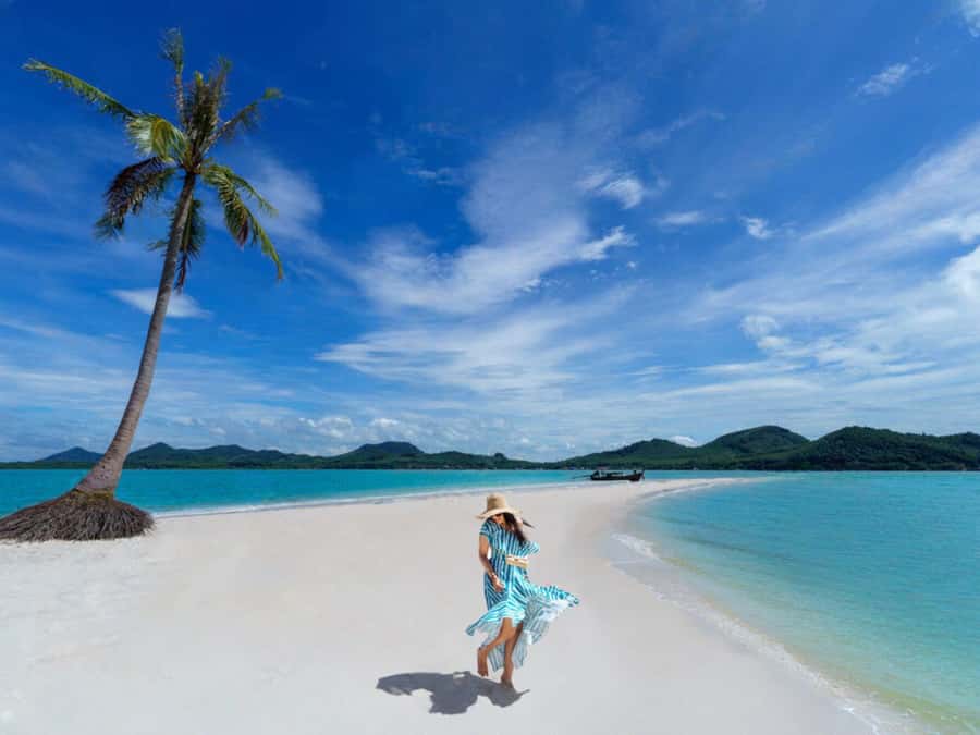 Phuket: 4 Islands Krabi Adventure & Snorkeling Day Tour - Hong Island: the day’s main event