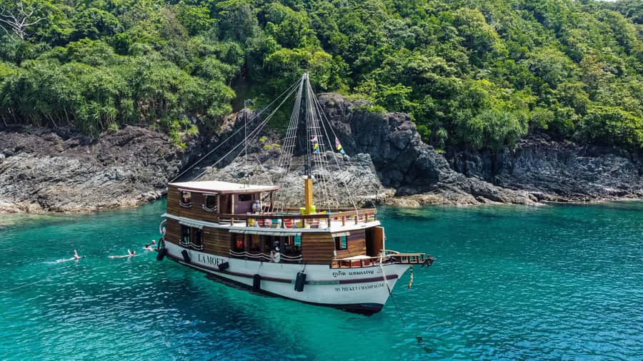 Phuket: Escape the crowds on relaxing boat (Snorkelling) - A relaxed boat day instead of a standard island rush