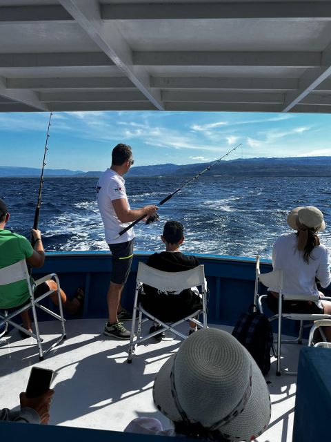 Pizzo: Fishing, Snorkeling, Dolphin Watching - What the crew and group size add