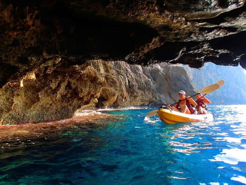 Pollença: Kayak Discovery – Snorkeling and Caves - Ten minutes of safety training that matters