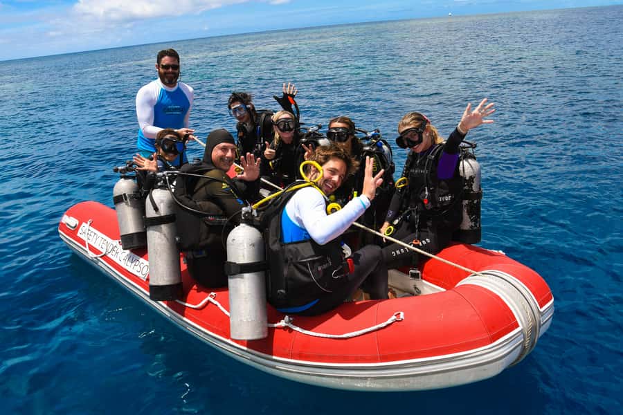 Port Douglas: Outer Barrier Reef Snorkel and Dive Options - The second site offers the longest reef session