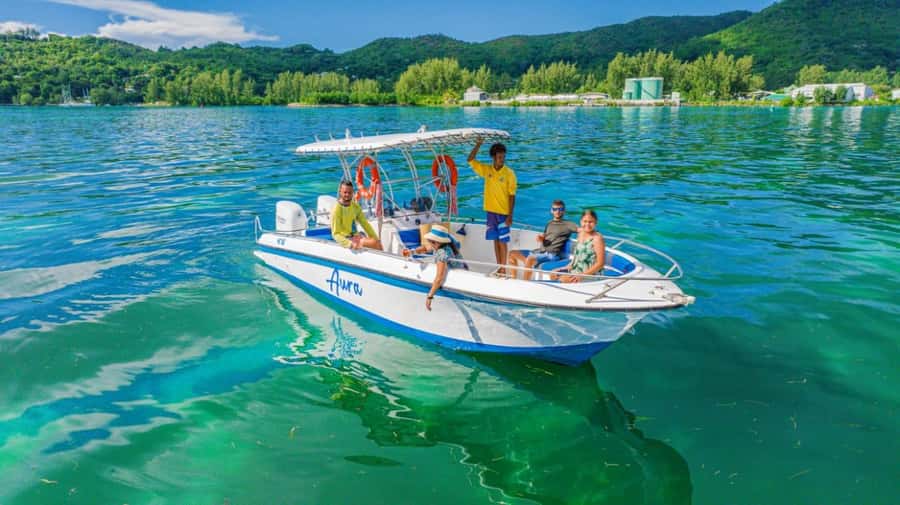 Praslin: Curieuse & St-Pierre Boat Adventure with Snorkeling - A guided walk through mangroves and Coco de Mer country