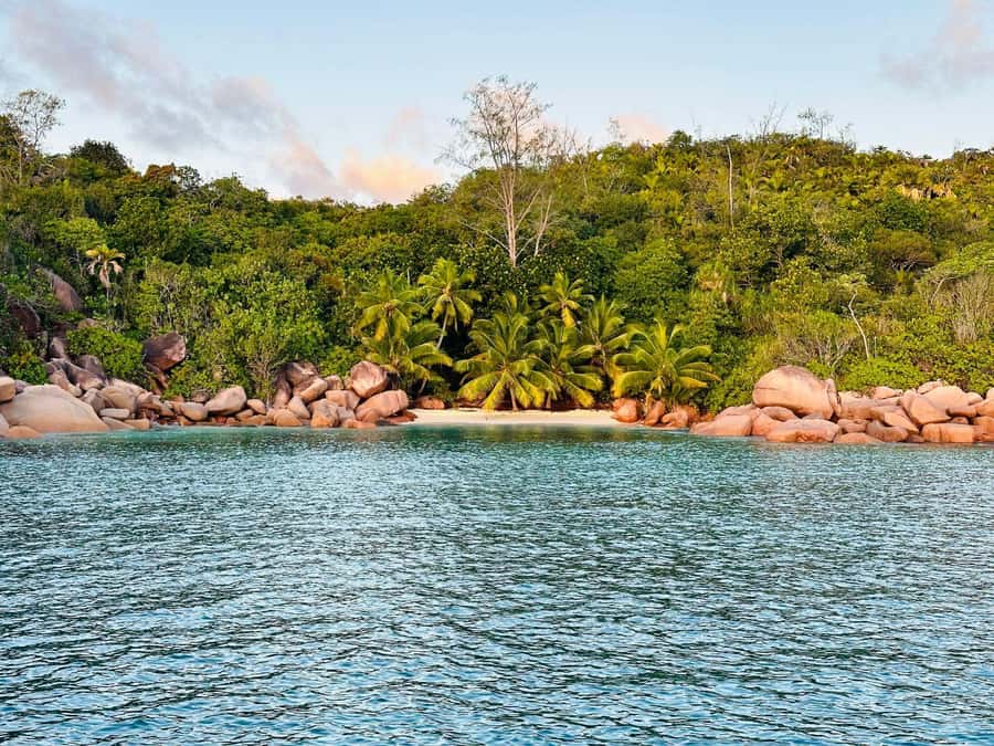 Praslin: Curieuse & St-Pierre Boat Adventure with Snorkeling - Who should book this day out?