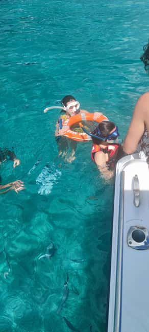 Praslin: Curieuse StPierre Guided Tour, BBQ & 2x Snorkeling - Arriving at Curieuse Island