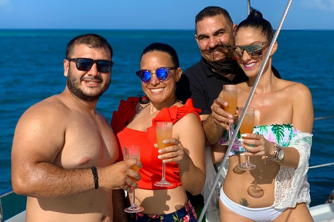 Premium Catamaran Morning Sail: Snorkeling, Mimosas and Brunch - What the mood is really like