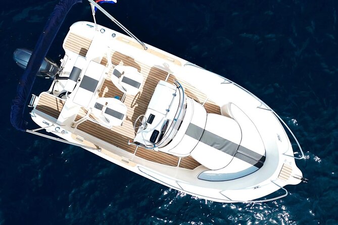 Private boat tour - caves, snorkeling, bays and beaches - A personal route, not a fixed sightseeing circuit