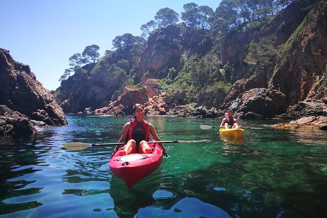 Private Costa Brava Kayak Experience with Snorkel from Barcelona - Picnic lunch on the beach