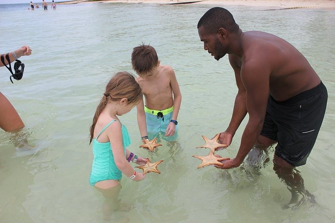 Private Half Day Stingray City, Snorkeling and Starfish Beach Tour - Guides Who Set the Tone