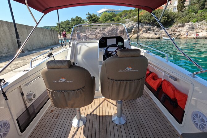 Private luxury speedboat tour-Islands, caves, beaches, snorkeling - Mljet requires a full day on the water