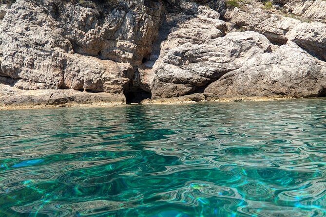 Private luxury speedboat tour-Islands, caves, beaches, snorkeling - Toni and Roko shape the feel of the day
