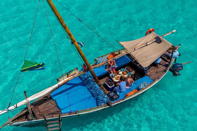 Private/Sharing: Snorkeling with Dolphins Sandbank in Mnemba - The search for dolphins near Mnemba