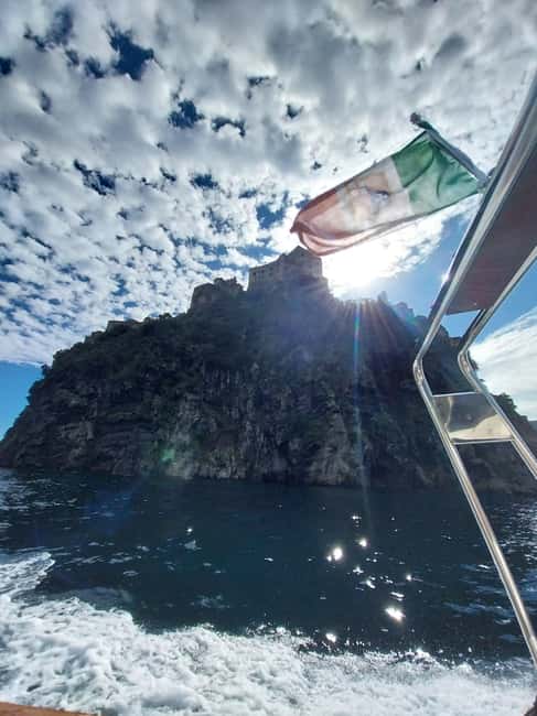 Procida: Sea View Boat Tour with Snorkeling - Snorkeling and underwater stops