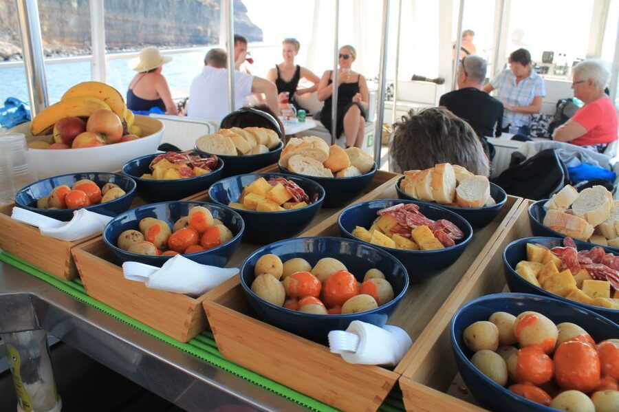 Puerto de Mogan: Boat and Snorkeling Trip - Photos, paddle boards, and the personal touch