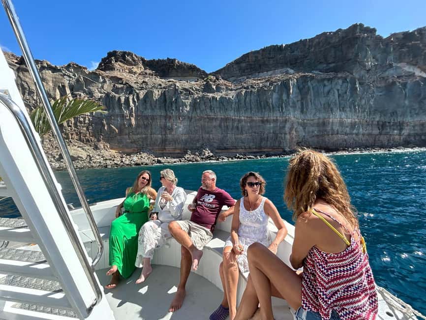 Puerto Rico, Gran Canaria: boat trip, drinks, food, paddle surfing, snorkeling - How the boat feels for families and couples