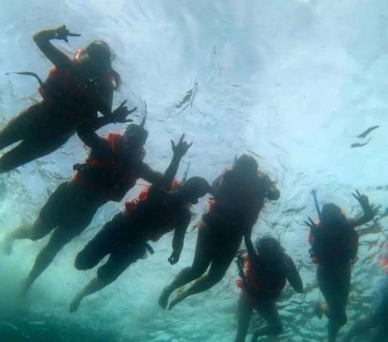 Puerto Vallarta: Los Arcos Islands Boat Tour and Snorkeling - Who should book this Los Arcos trip?