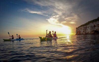 Pula: Kayaking,Snorkeling, Cliff jumping Tour with Wetsuit