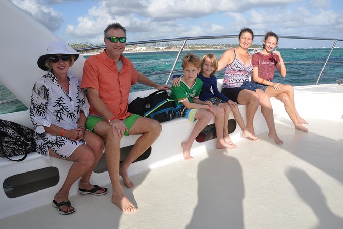 Punta Cana Combo Tour: Snorkeling, Catamaran Cruise & Parasailing - Snorkeling near tropical fish
