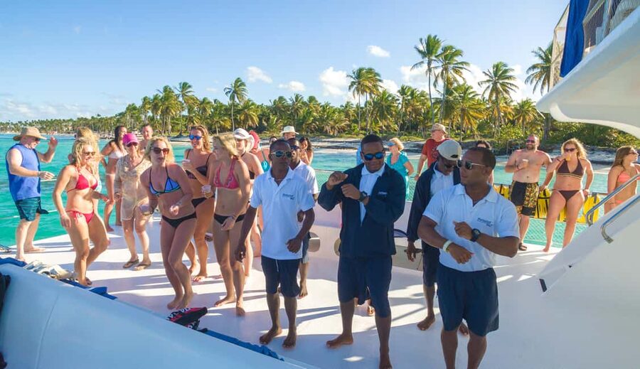 Punta Cana: Marinarium Snorkeling Cruise - Snorkeling with nurse sharks and stingrays