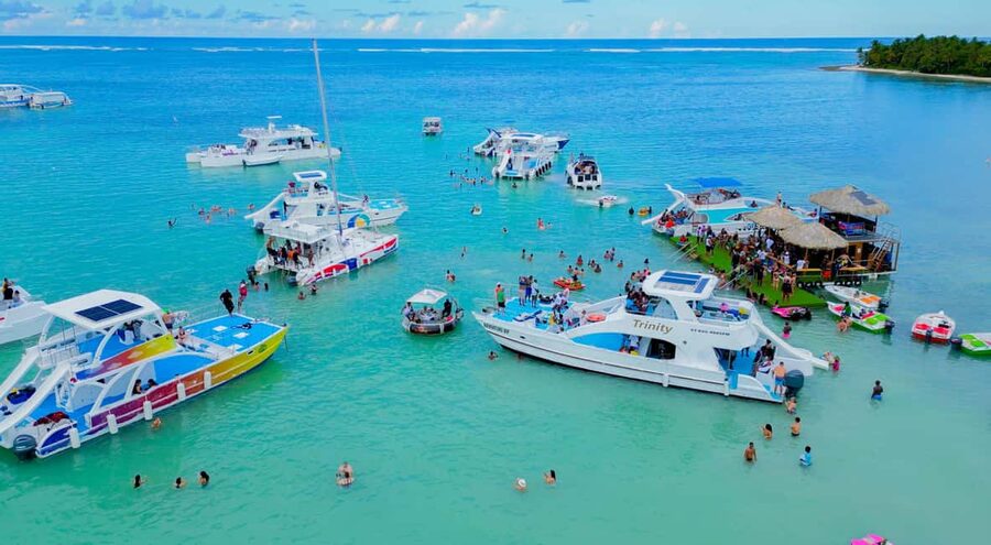 Punta Cana: Party Boat with Snorkeling, Open Bar And Hip Hop - The 30-Minute Snorkeling Stop in Bávaro