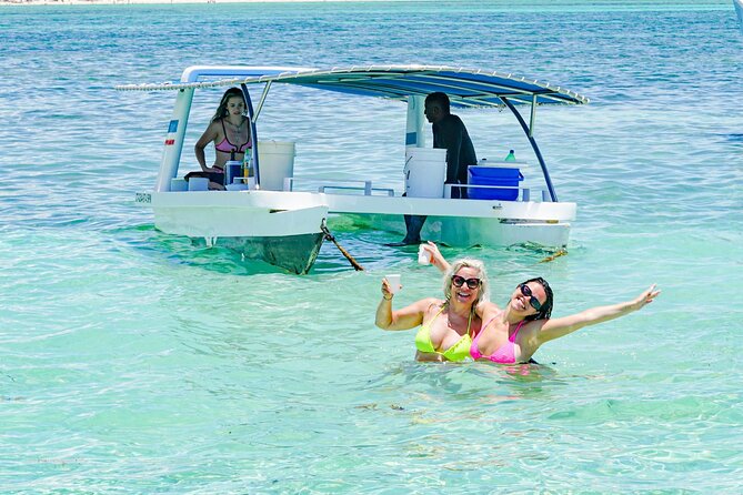 Punta Cana Private Cruise Up To 10 Snorkeling & Seafood lunch - Lunch from the floating kitchen